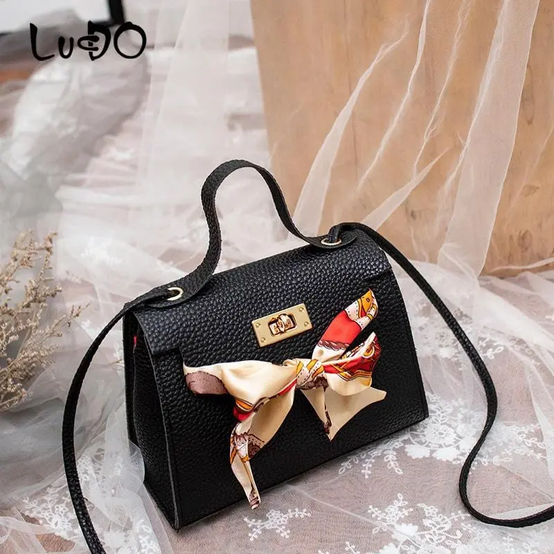 Brand Women's Handbags 2020 New Solid Color Lychee Pattern Scarf Pouch Shoulder Messenger Bag Mini Ladies Lock Hand Bag Sac 1