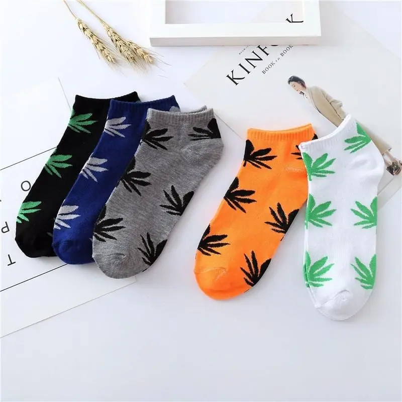 Fashion New Arrival Men Socks Colorful Breathable Socks Maple Leaf Comfortable Cotton Short Socks Harajuku Gifts For Men 1