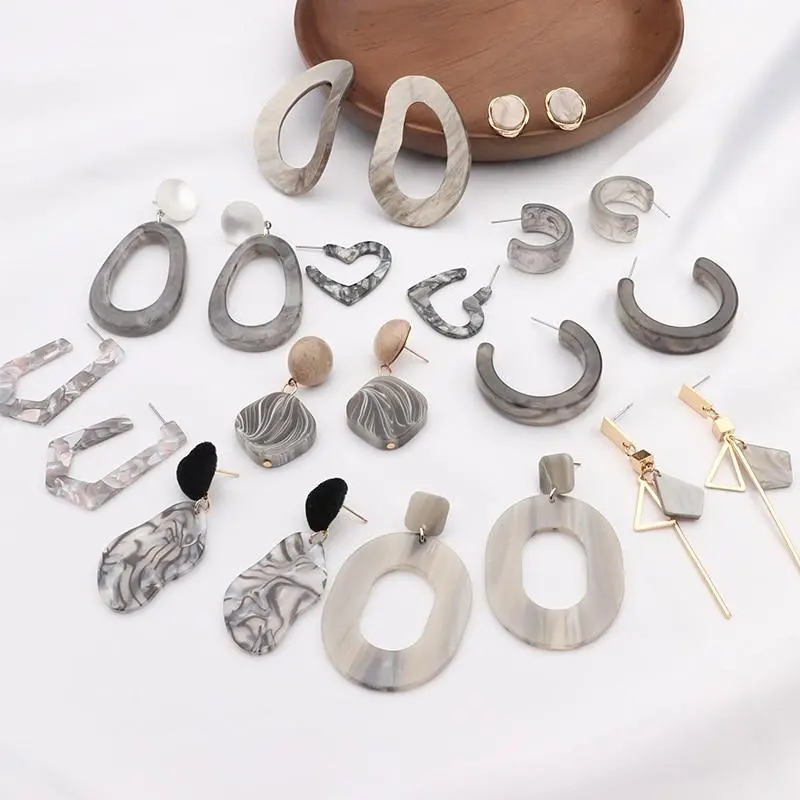 Mengjiqiao 2019 New Irregular Geometric Round Grey Acrylic Statement Long Drop Earrings Acetic Acid Resin Earrings For Women 1
