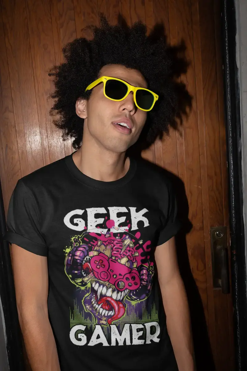 Ultrabasic Graphic Men's T-Shirt Geek Gamer - Vintage Shirt - Gaming Apparel 1