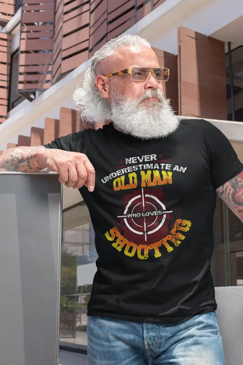 Ultrabasic Graphic Men's T-Shirt Never Underestimate An Old Man Who Loves Shooting - Vintage Hunter's Tee Shirt 1
