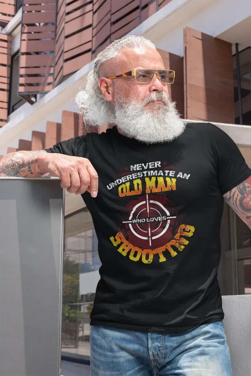 Ultrabasic Graphic Men's T-Shirt Never Underestimate An Old Man Who Loves Shooting - Vintage Hunter's Tee Shirt 2