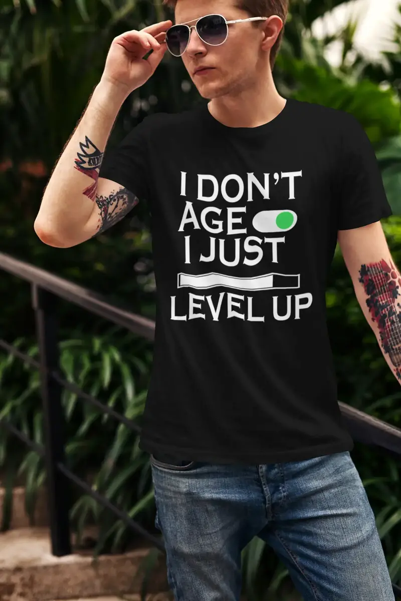 Ultrabasic Men's Gaming T-Shirt I Don't Age Just Level Up - Birthday Shirt For Gamers 1