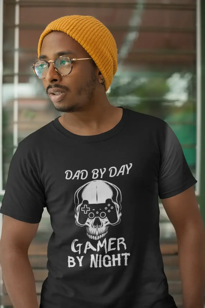 Ultrabasic Men's Graphic Dad By Day Gamer By Night - Gaming Shirt For Fathers 1