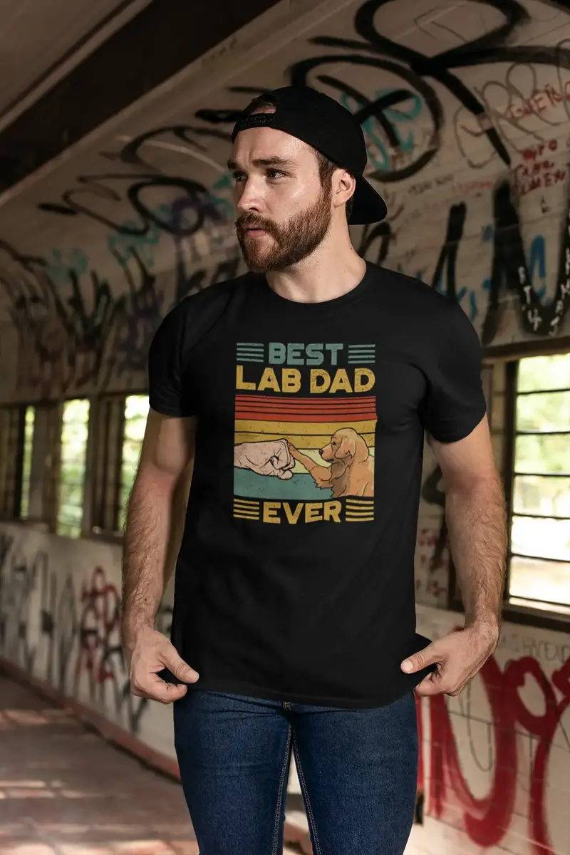 Ultrabasic Men's Graphic T-Shirt Best Lab Dad Ever - Labrador Fist Bump - Vintage Shirt 1