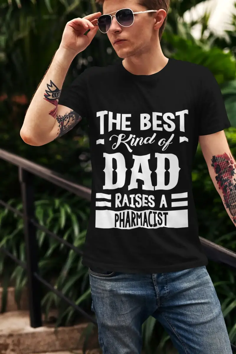 Ultrabasic Men's Graphic T-Shirt Dad Raises A Pharmacist 1