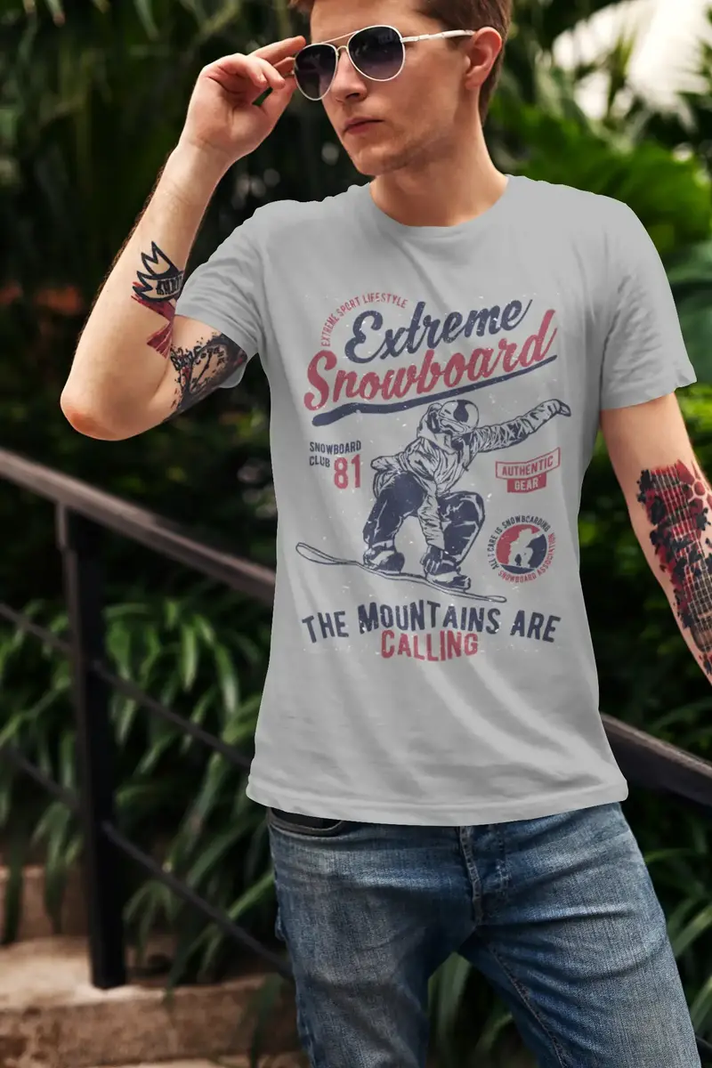 Ultrabasic Men's Graphic T-Shirt Extreme Snowboard Club 81 - Mountains Are Calling 1