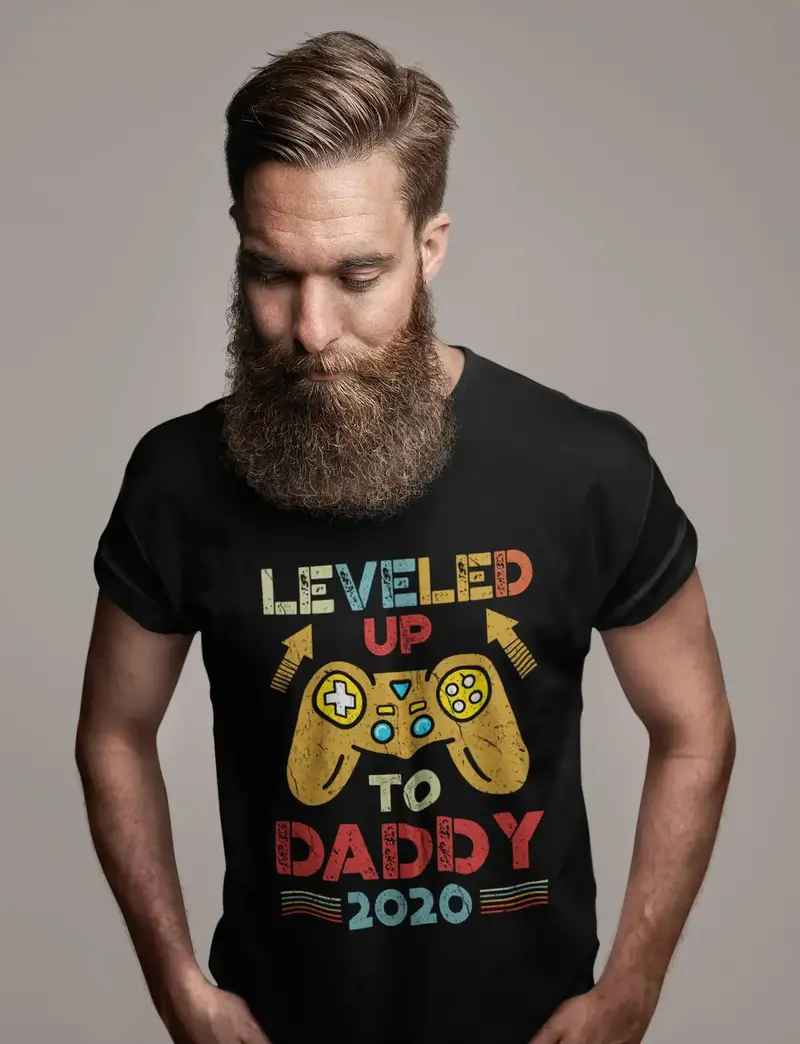 Ultrabasic Men's Graphic T-Shirt Leveled Up To Daddy 2020 - Gaming Shirt - Dad Gamer 1