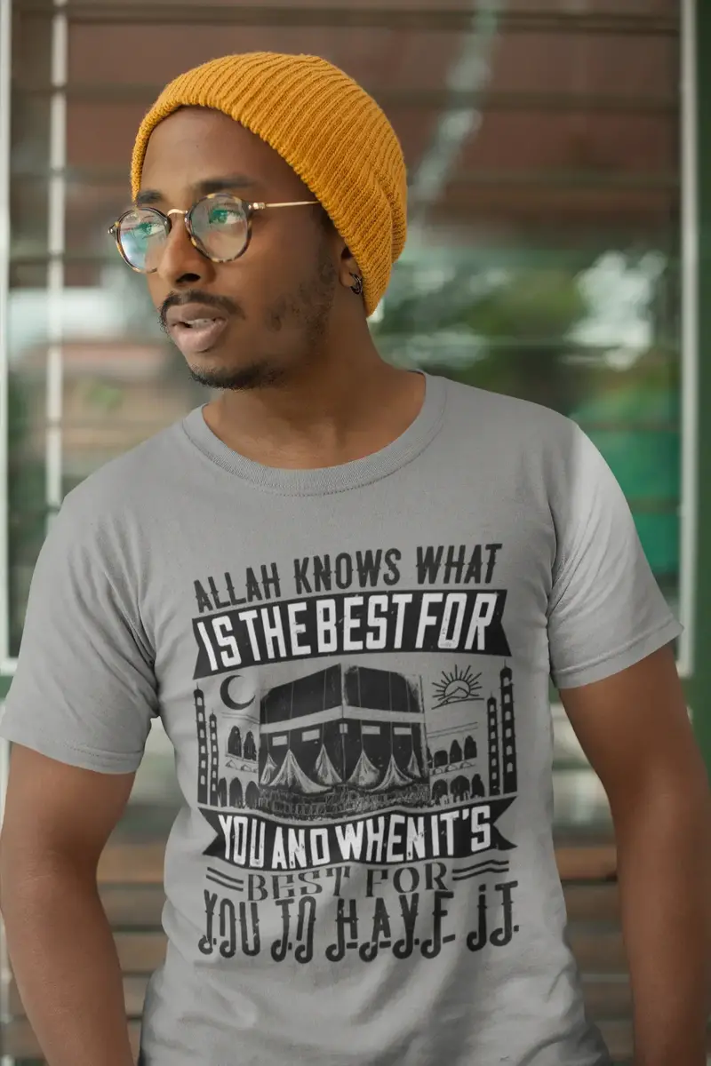 Ultrabasic Men's T-Shirt Allah Knows Best What Is The Best For You - Kaaba Tee Shirt 1