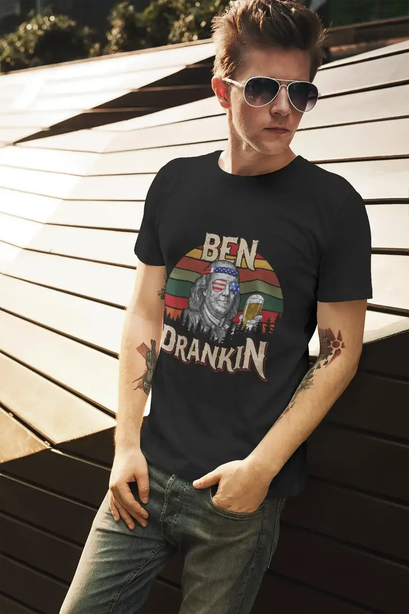 Ultrabasic Men's T-Shirt Ben Drankin American Flag - Retro Sunset Beer Lover Tee Shirt 1