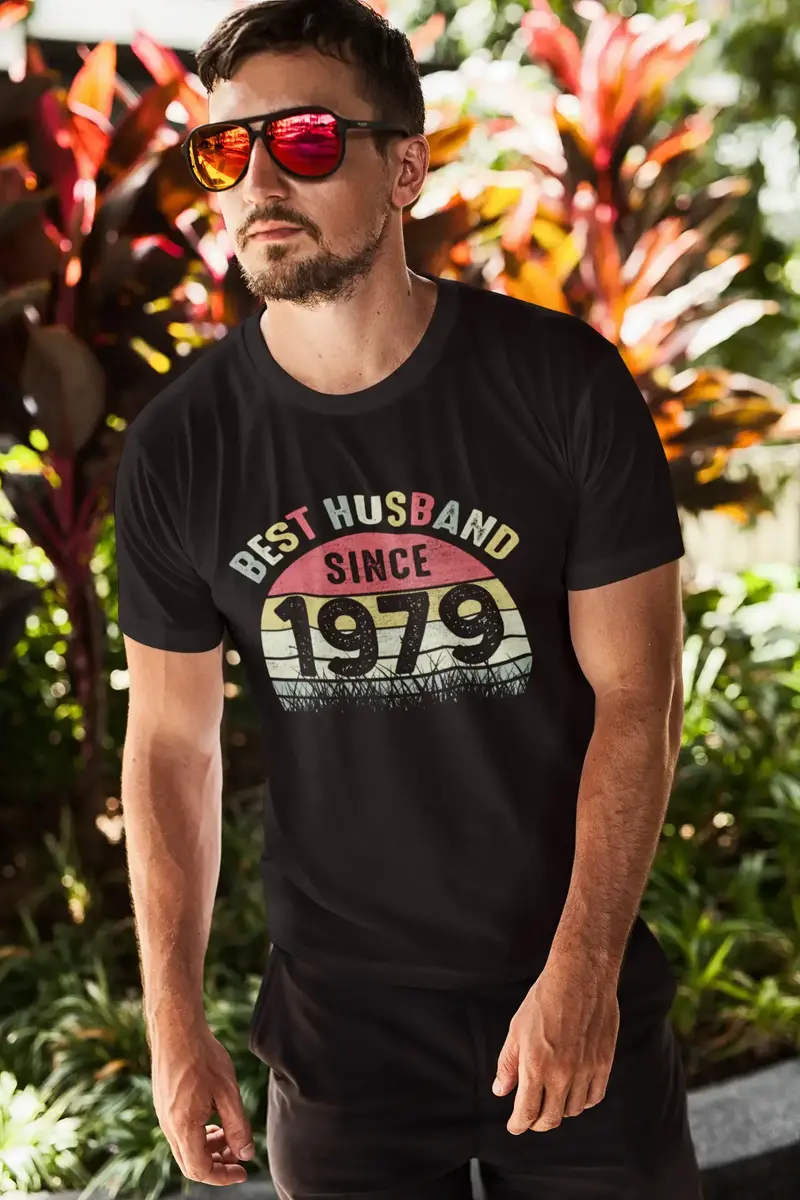Ultrabasic Men's T-Shirt Best Husband Since 1979 - Retro 42Nd Marriage Anniversary Gift For Him 1