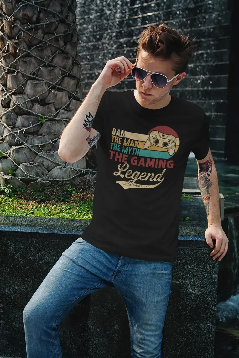 Ultrabasic Men's T-Shirt Dad The Myth - The Gaming Legend- Gift For Father's Day 1