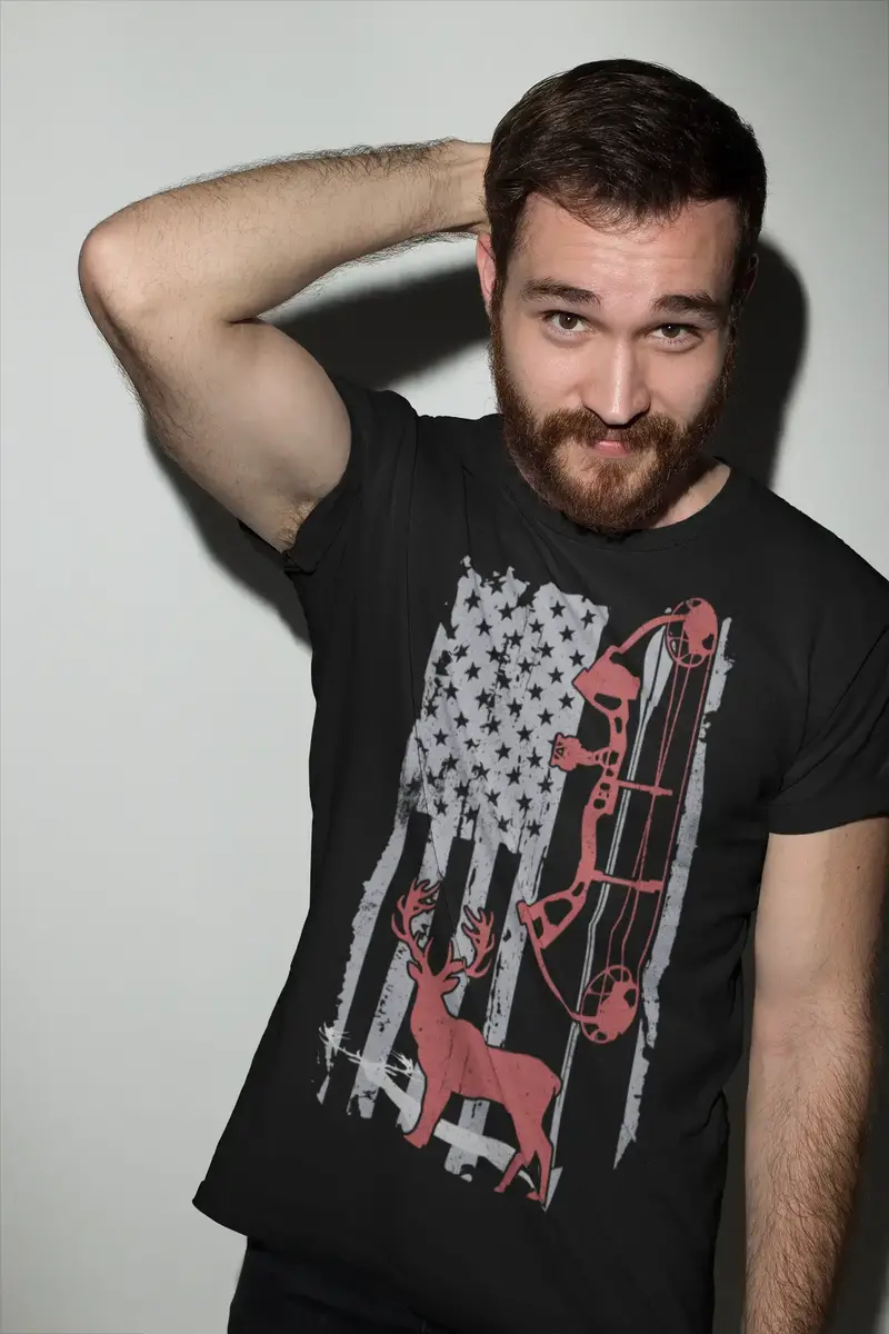 Ultrabasic Men's T-Shirt Deer Us Flag Hunting Archery - Hunter Tee Shirt 1