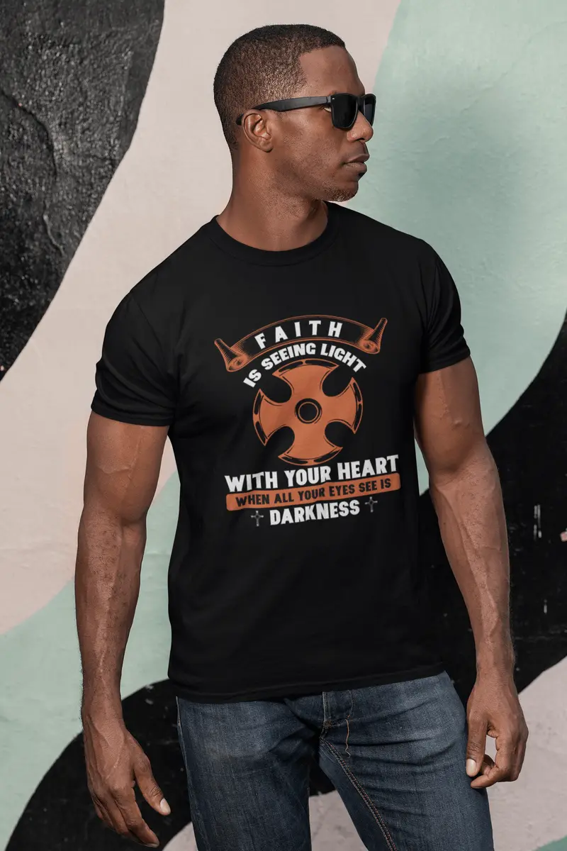 Ultrabasic Men's T-Shirt Faith Is Seeing Light With Your Heart - Christian Shirt 2