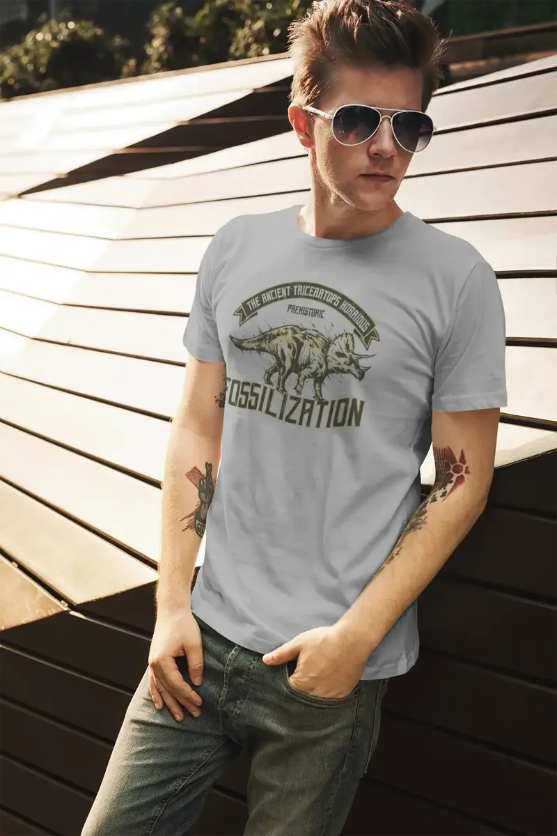 Ultrabasic Men's T-Shirt Fossilization - The Ancient Triceraptors - Dinosaur Shirt 1