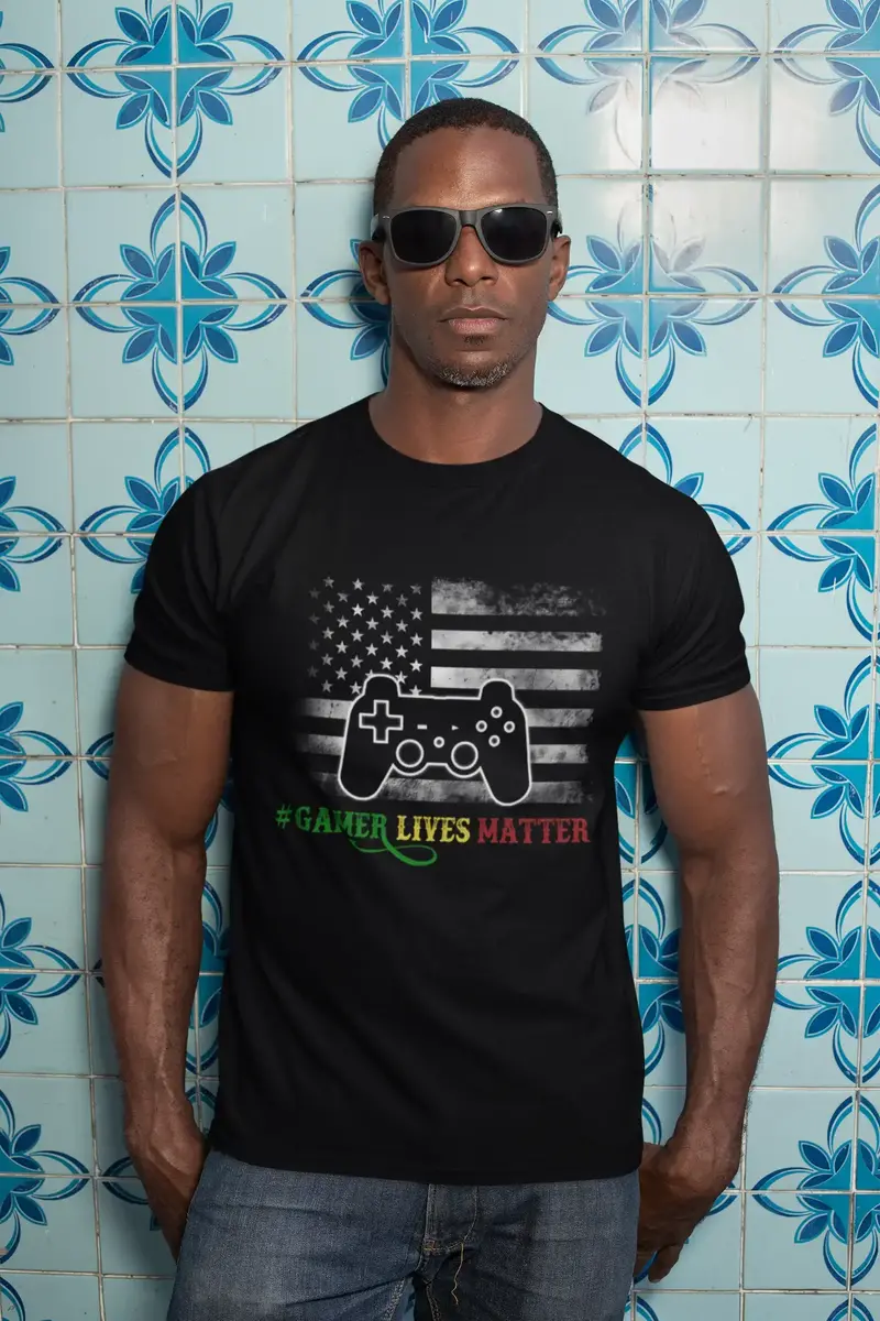 Ultrabasic Men's T-Shirt Gamer Lives Matter - American Flag - Gaming Apparel 1
