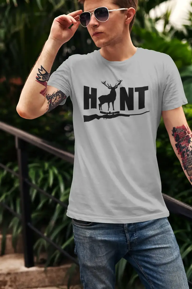 Ultrabasic Men's T-Shirt Hunt Rifle Deer - Funny Hunting Tee Shirt 1