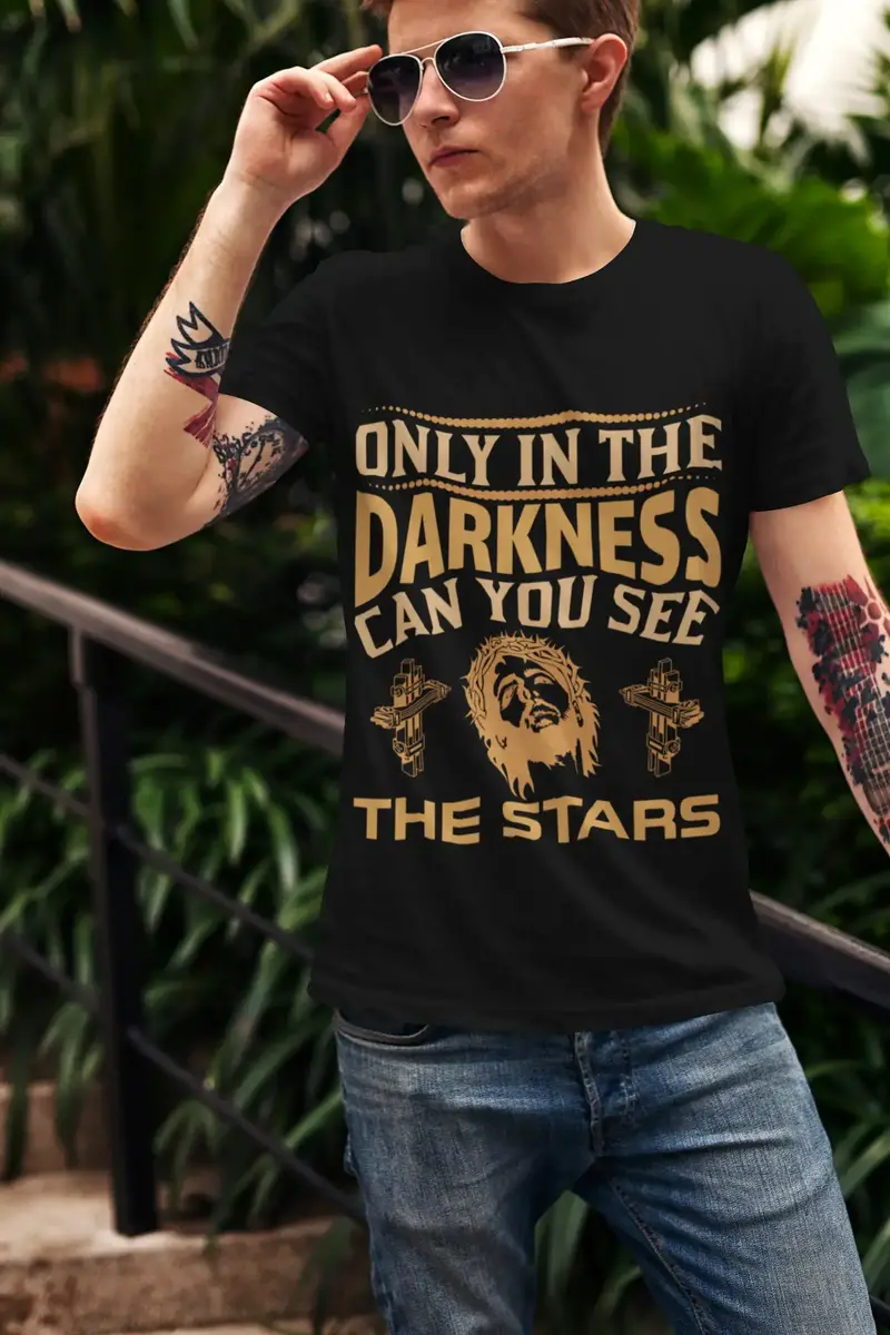 Ultrabasic Men's T-Shirt Only In The Darkness You Can See Stars - Religious Shirt 1