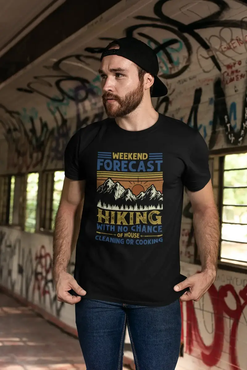 Ultrabasic Men's T-Shirt Weekend Forecast Hikink With No Chance Of House Cleaning Or Cooking 1
