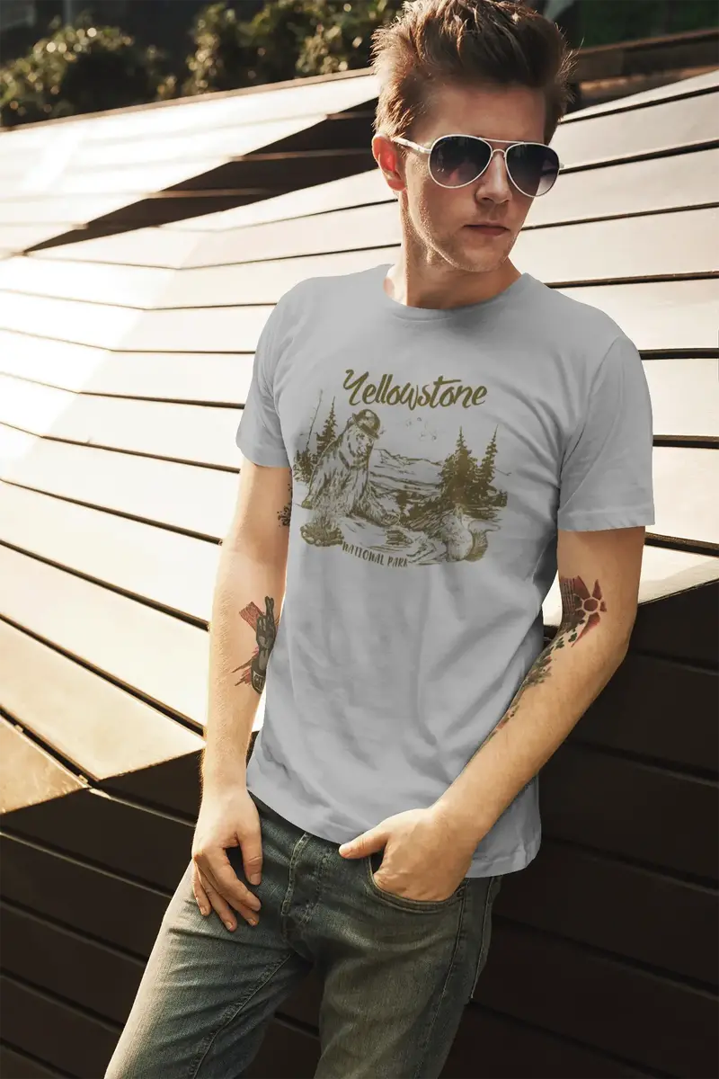Ultrabasic Men's T-Shirt Yellowstone National Park - Mountain Hiker Tee Shirt 1