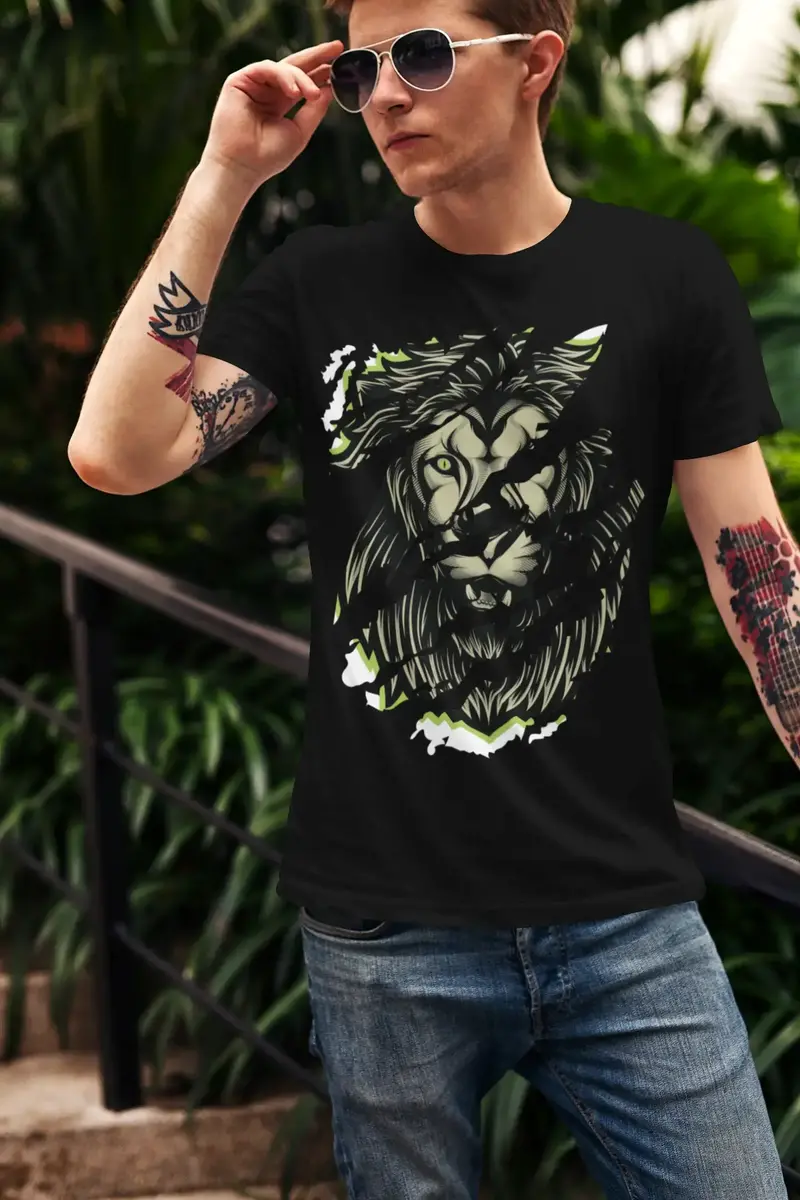 Ultrabasic Men's Torn T-Shirt King Lion - Urban Vintage Graphic Shirt For Men 1