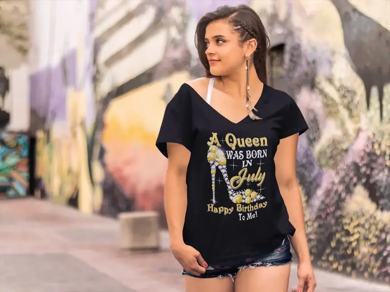 Ultrabasic Women's T-Shirt A Queen Was Born In July - Happy Birthday To Me Shirt 1