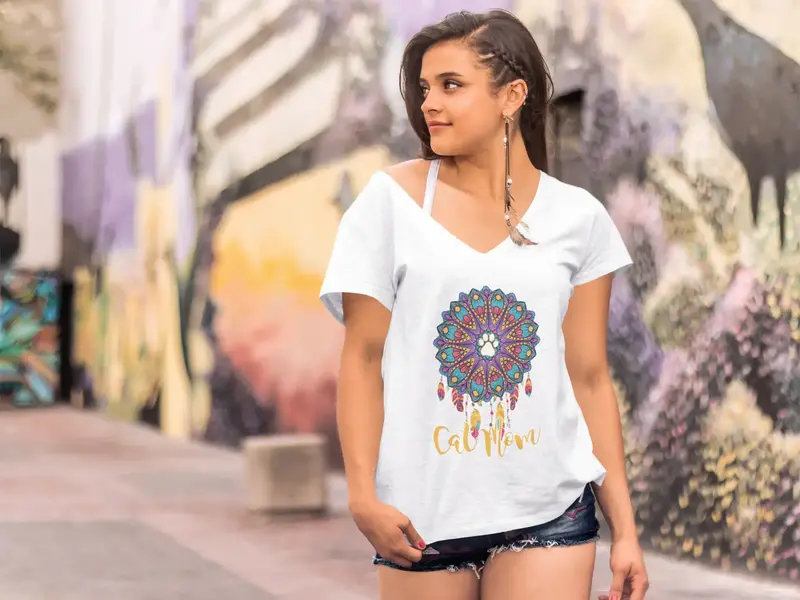 Ultrabasic Women's T-Shirt Cat Mom - Love Cat Paws - Interesting Graphic Shirt 1
