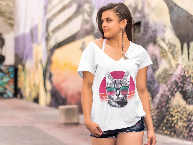 Ultrabasic Women's T-Shirt Cat On Beach - Cats Life - Gift For Pet Lovers 1