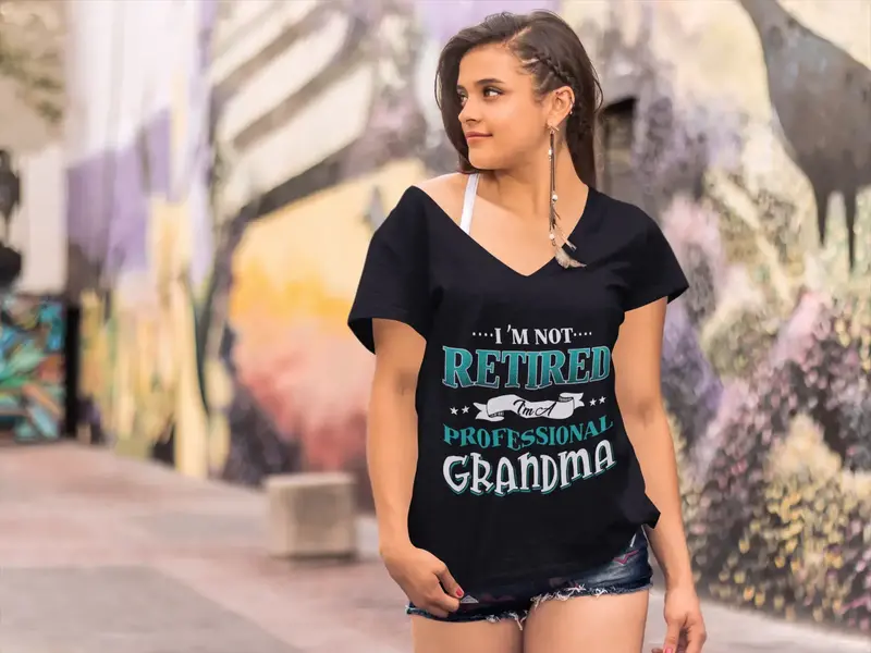 Ultrabasic Women's T-Shirt I'm Not Retired I'm A Professional Grandma - Grandmother Tee Shirt 1