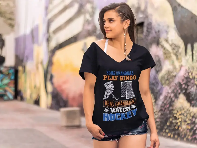 Ultrabasic Women's T-Shirt Some Grandmas Play Bingo Real Grandmas Watch Hockey 1