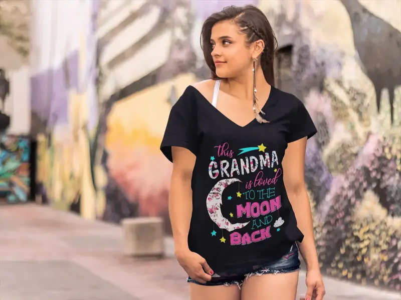 Ultrabasic Women's V-Neck T-Shirt This Grandma Is Loved To The Moon And Back 1
