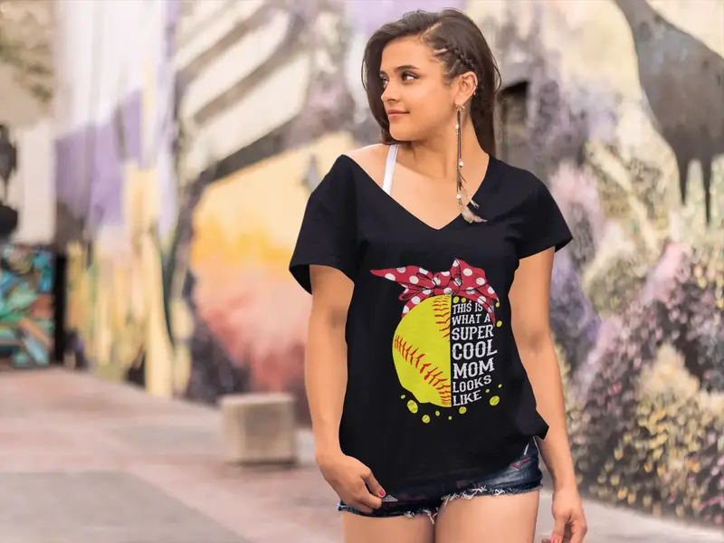 Ultrabasic Women's V-Neck T-Shirt This Is What A Super Cool Mom Looks Like - Funny Mom's Quote 1