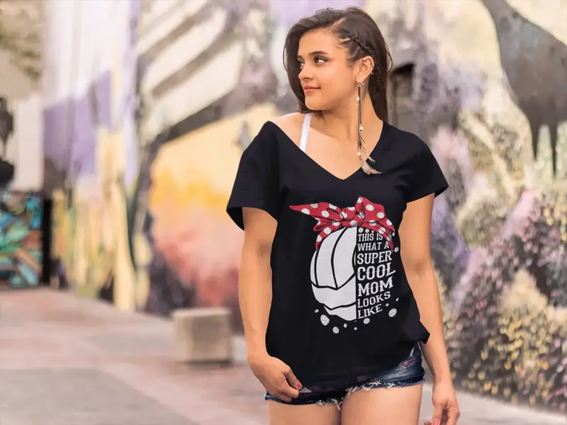 Ultrabasic Women's V-Neck T-Shirt This Is What A Super Cool Mom Looks Like - Funny Volleyball Quote 1